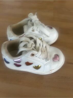 Kurt Geiger Baby Shoes White Sneakers with Multicolor Hearts - walker size 5